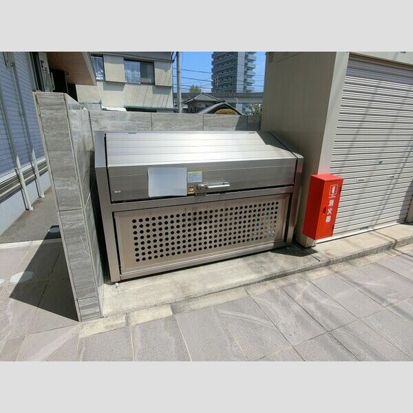 現地周辺 (ゴミBOX)