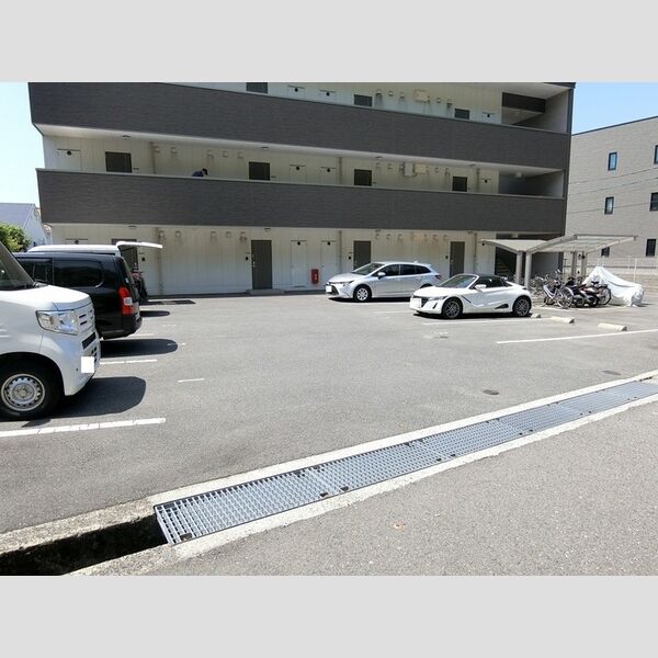 駐車場 (駐車場)