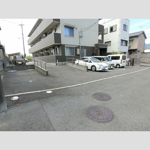 駐車場 (駐車場)