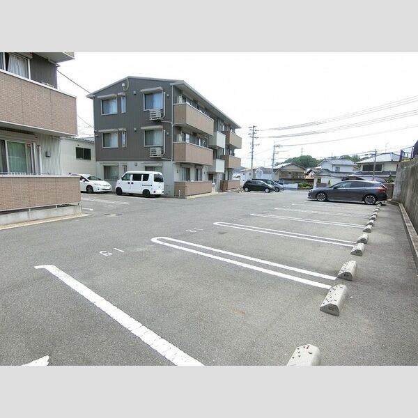 駐車場 (駐車場)