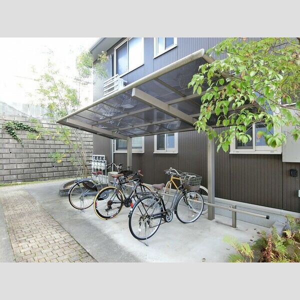 現地周辺 (駐輪場)