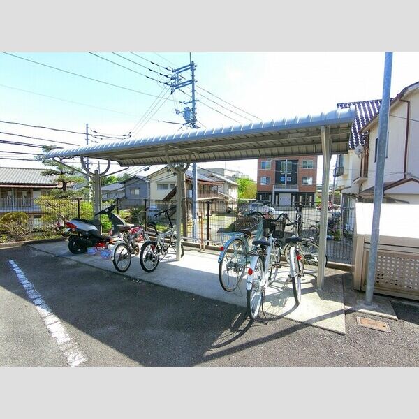 現地周辺 (駐輪場)