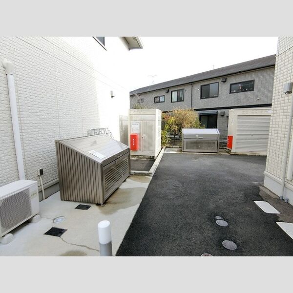 現地周辺 (ゴミ置き場)