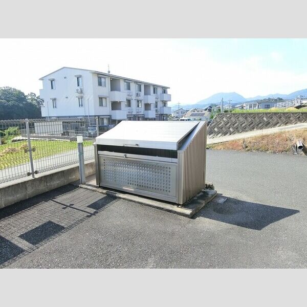 現地周辺 (ゴミBOX)