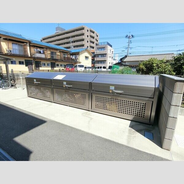 現地周辺 (ごみBOX)