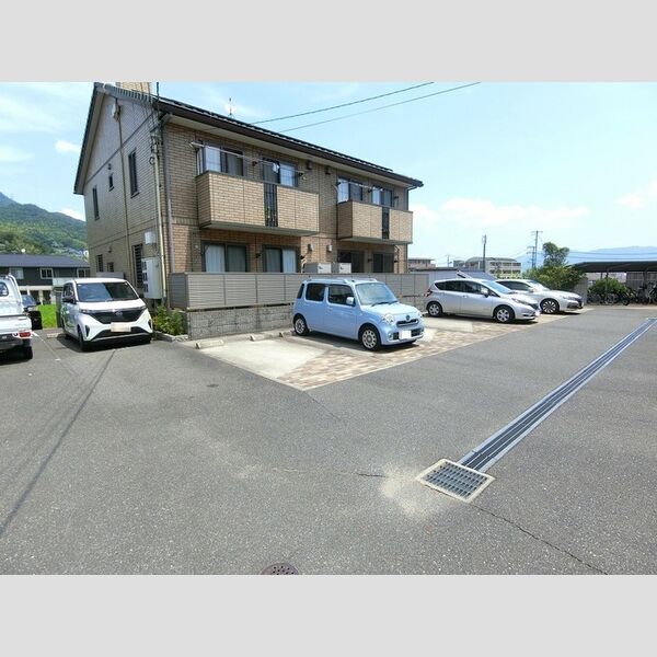 駐車場 (A棟側駐車場)