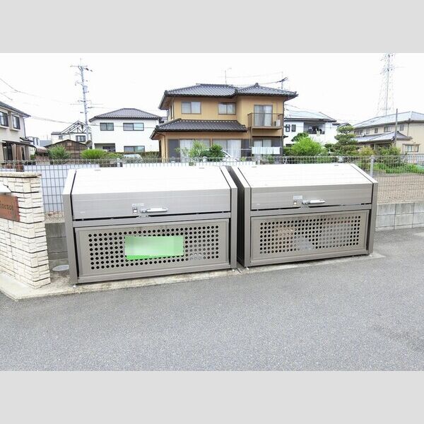 現地周辺 (ゴミBOX)