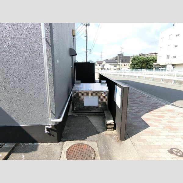 現地周辺 (ゴミBOX)