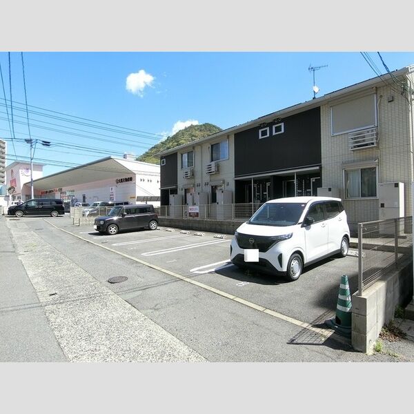 駐車場 (駐車場)