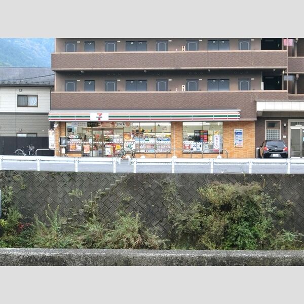 現地周辺 (セブンイレブン広島相田2丁目店まで586m)
