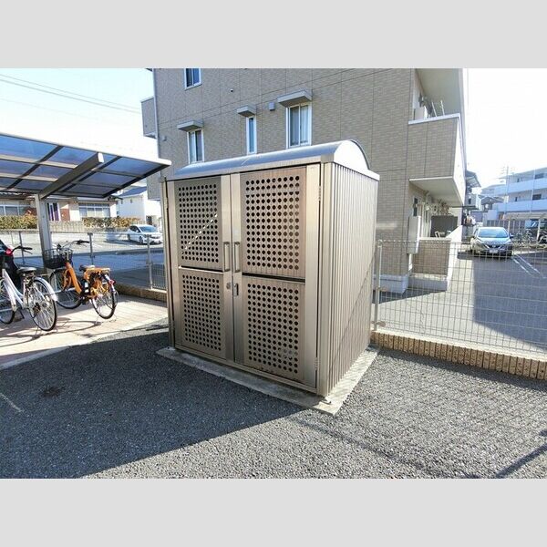 現地周辺 (ゴミBOX)