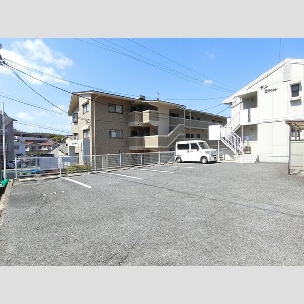 駐車場 (駐車場)
