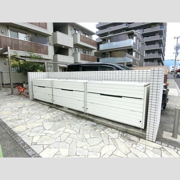 現地周辺 (ゴミステーション)