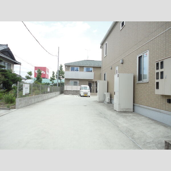 現地周辺 (駐車場入口)