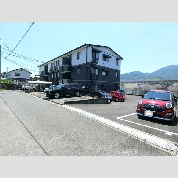 駐車場 (駐車場)