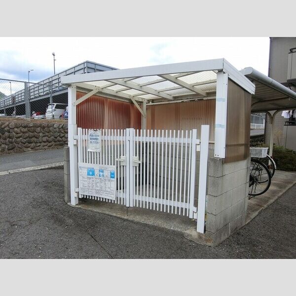 現地周辺 (ゴミBOX)