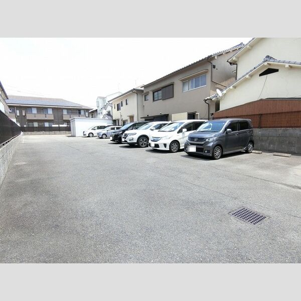 駐車場 (駐車場)