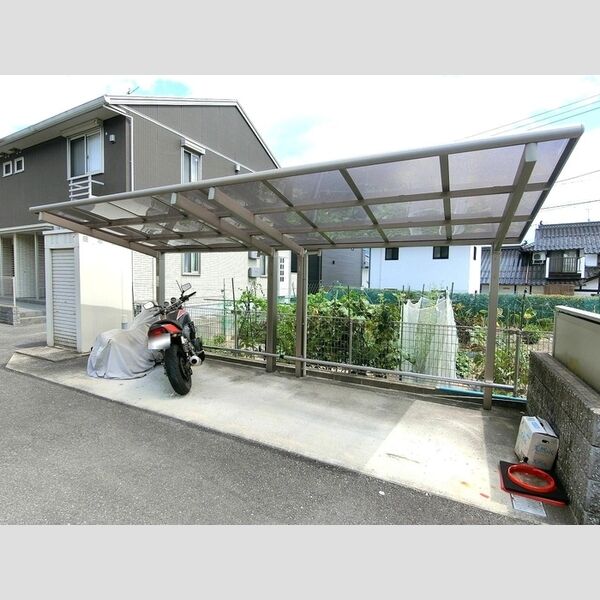 現地周辺 (駐輪場)