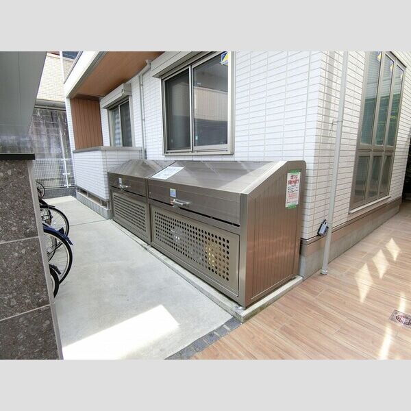 現地周辺 (ゴミBOX)