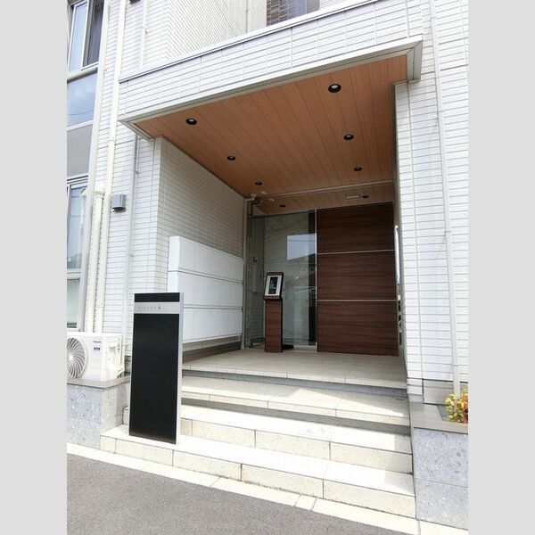 エントランス (エントランス)