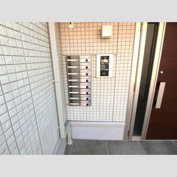 エントランス (エントランス)
