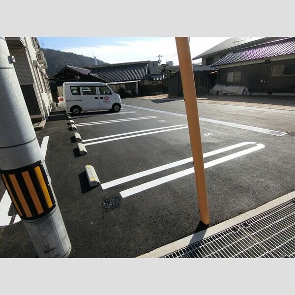 駐車場 (駐車場)