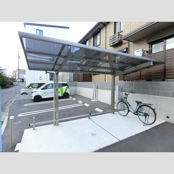 現地周辺 (駐輪場)