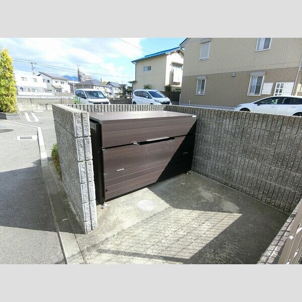 現地周辺 (ゴミBOX)