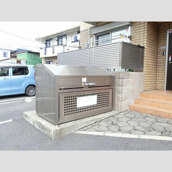 現地周辺 (ゴミBOX)
