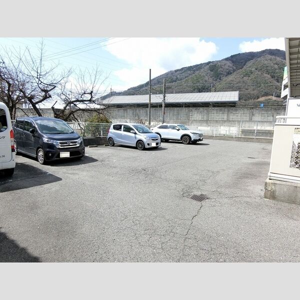 駐車場 (駐車場)