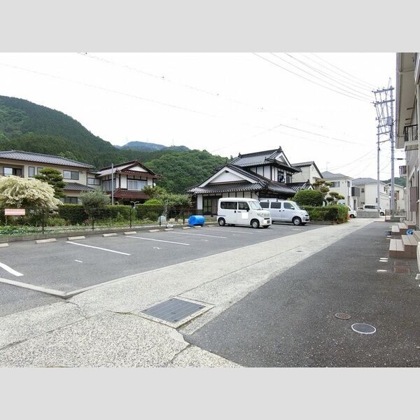 駐車場 (駐車場)