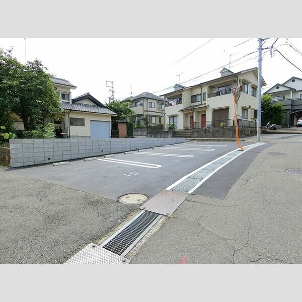 駐車場 (駐車場)