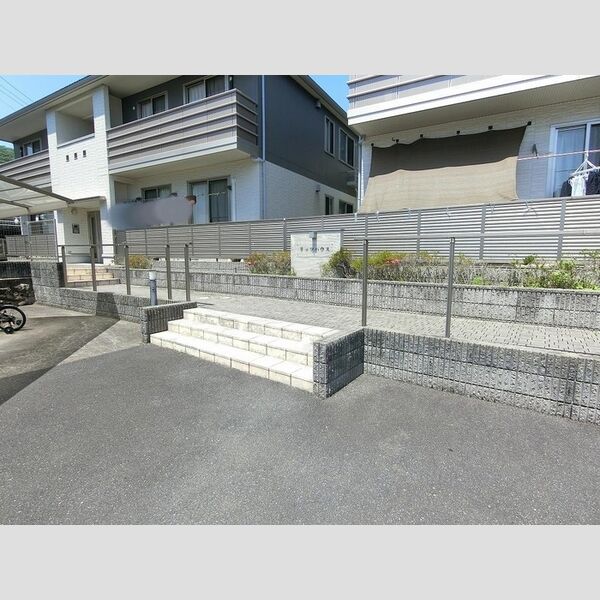 エントランス (エントランス)