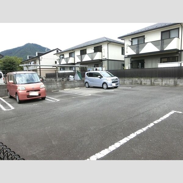 駐車場 (駐車場)