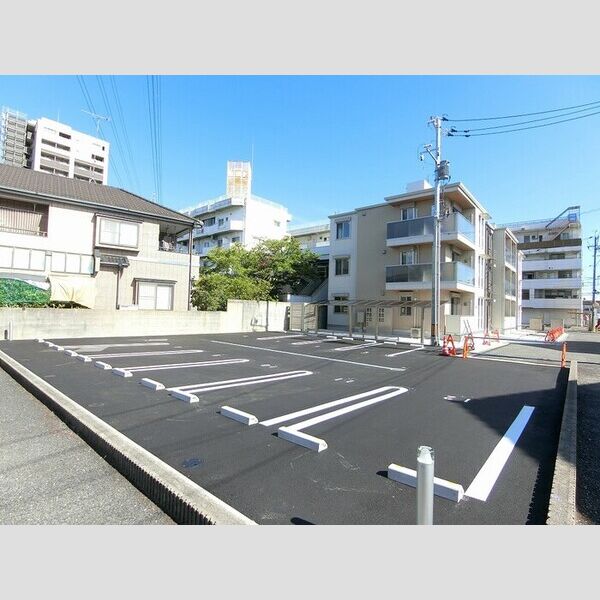 駐車場 (駐車場)