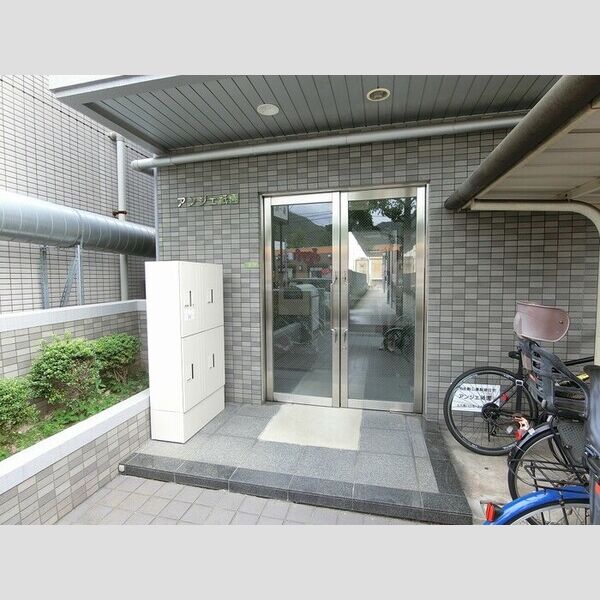 エントランス (エントランス(宅配BOX有り))