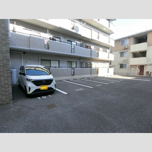 駐車場 (駐車場)