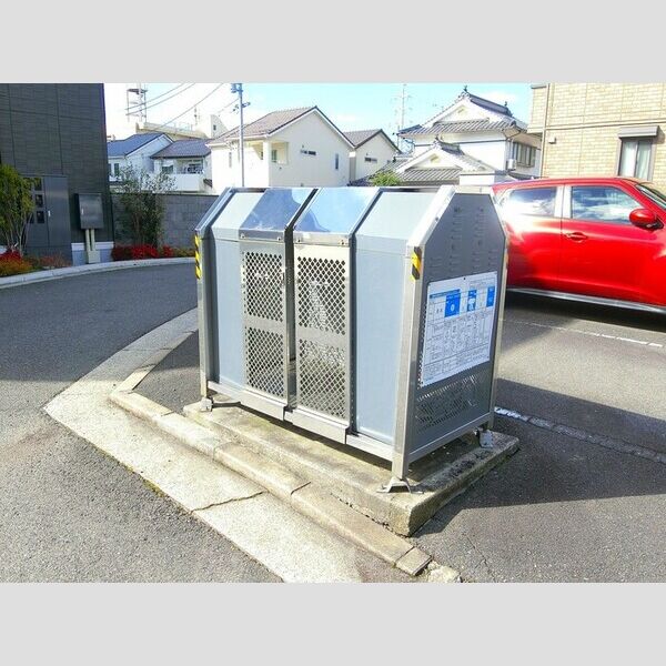 現地周辺 (ゴミBOX)