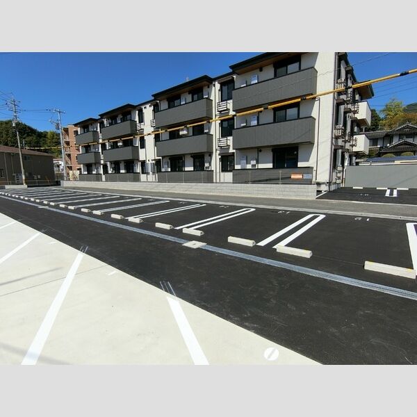 駐車場 (駐車場・バイク置き場)