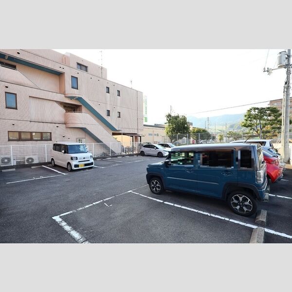 駐車場 (駐車場)