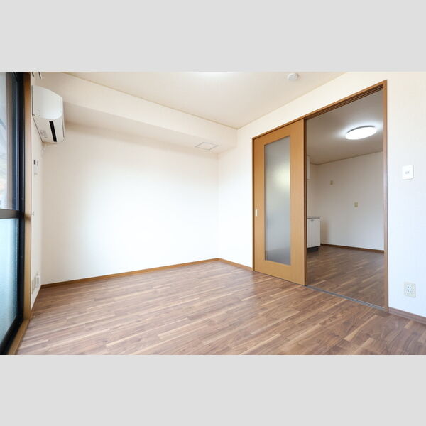 その他 (洋室6帖(エアコン付き))