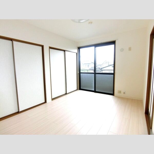 その他 (LDK横の洋室)