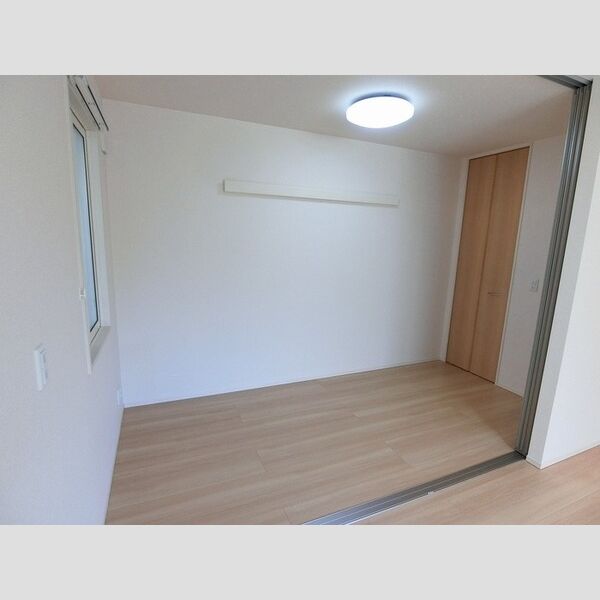 その他 (洋室4帖)