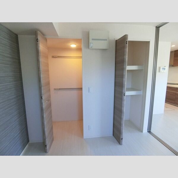 収納 (ワンステップクローゼット)