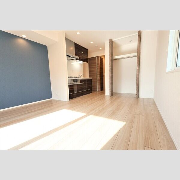 居室・リビング (洋室11.3帖(バルコニー側))