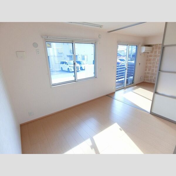 その他 (洋室5,3帖(室内物干し付き))