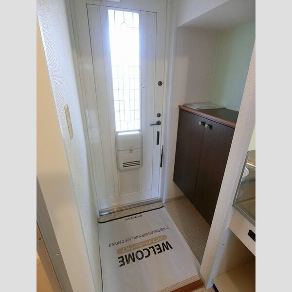 玄関 (玄関スペース)