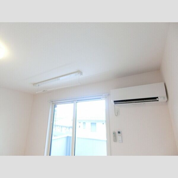 その他 (エアコン・室内物干し(LDK))