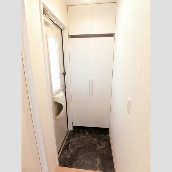 玄関 (玄関(室内側))