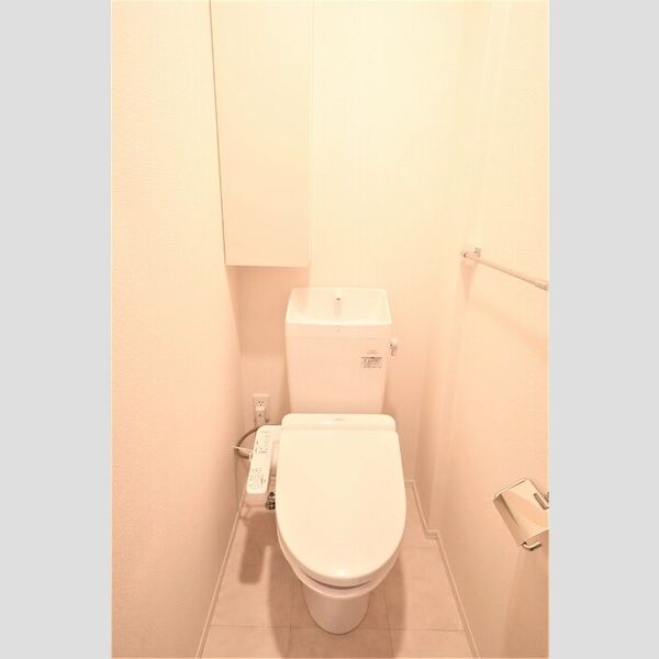 トイレ (温水洗浄暖房便座)